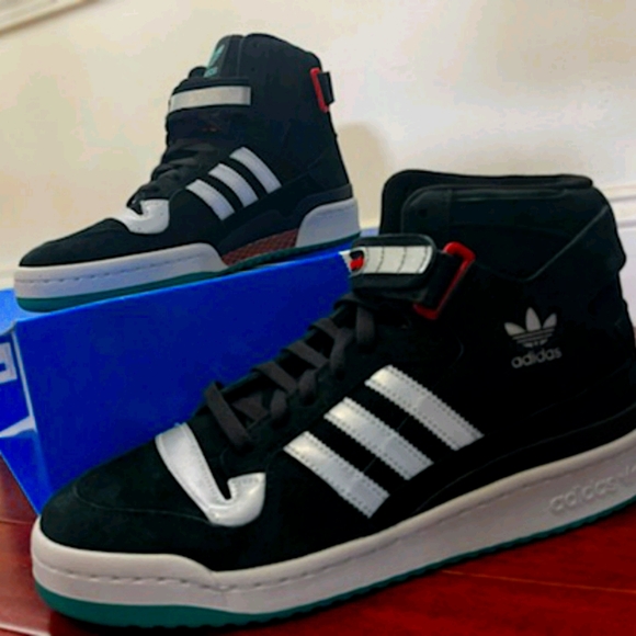 Adidas Forum NY - Picture 1 of 5